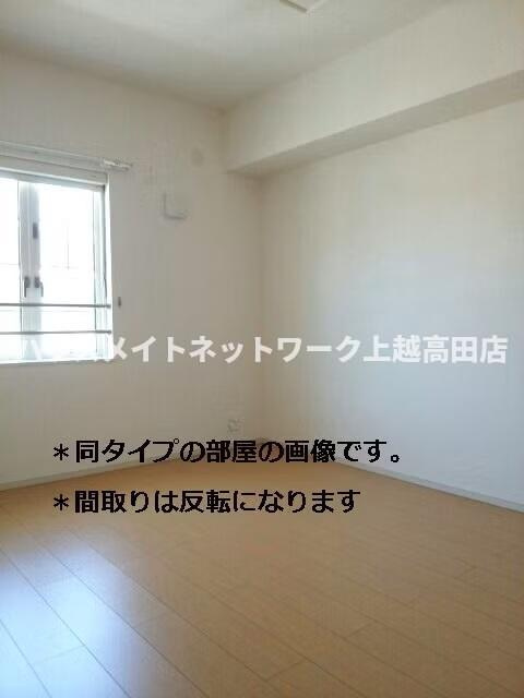 ビレッジケイツＹの洋室|洋室5.0帖（参考同室タイプ反転室内写真）
