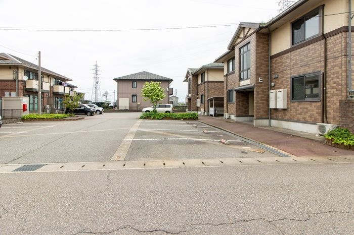 セジュールみのり　Eの駐車場