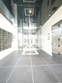 ジェノヴィア川崎駅グリーンヴェールのエントランス