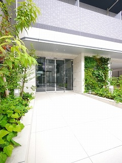ジェノヴィア川崎駅グリーンヴェールのエントランス