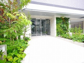 ジェノヴィア川崎駅グリーンヴェールのエントランス