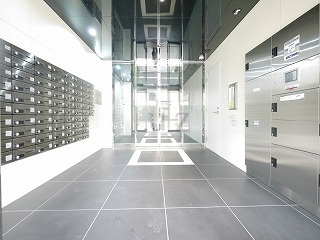 ジェノヴィア川崎駅グリーンヴェールのエントランス