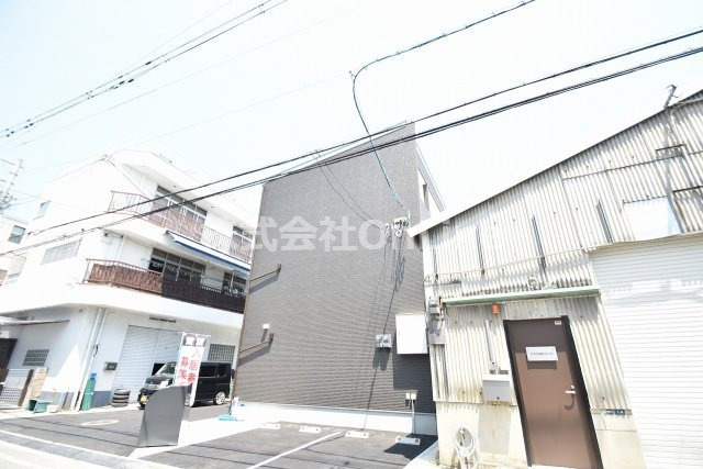 コスモクレスト荒本の外観