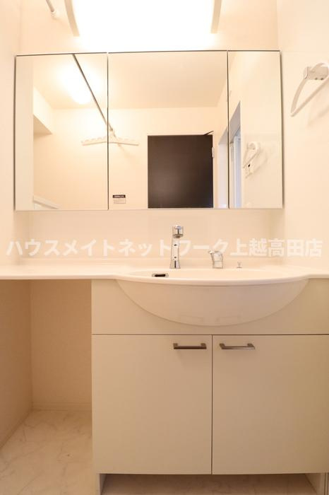 グラナート Ｂの独立洗面台|洗髪洗面化粧台（参考同型室内写真102号室・現況優先）