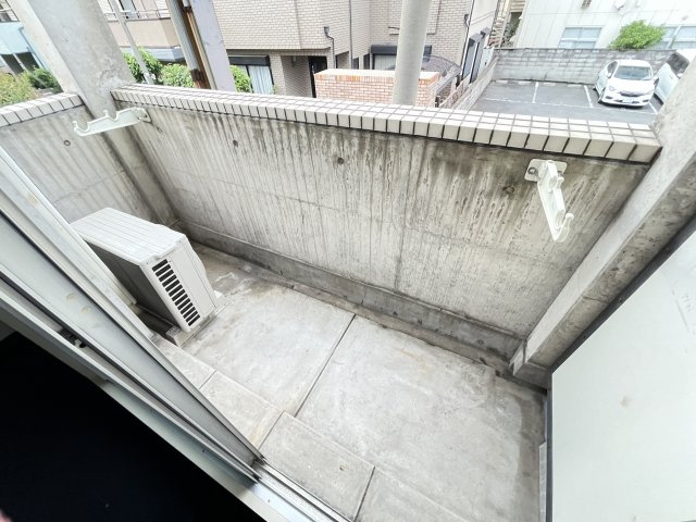 コルナス八戸ノ里のバルコニー