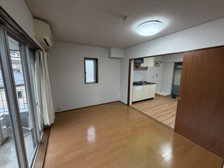ガーデンヒルズの内装|明るい色調の室内です
