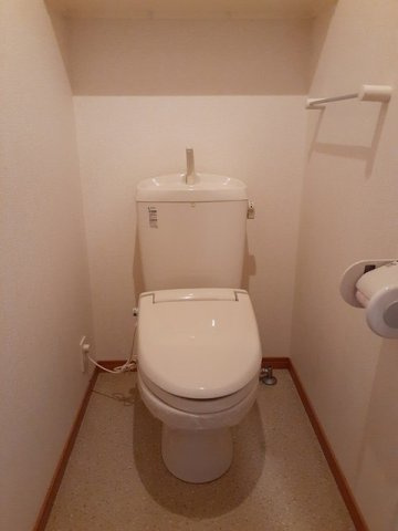 メゾン　ド　レイのトイレ|ゆったりとした空間のトイレです
