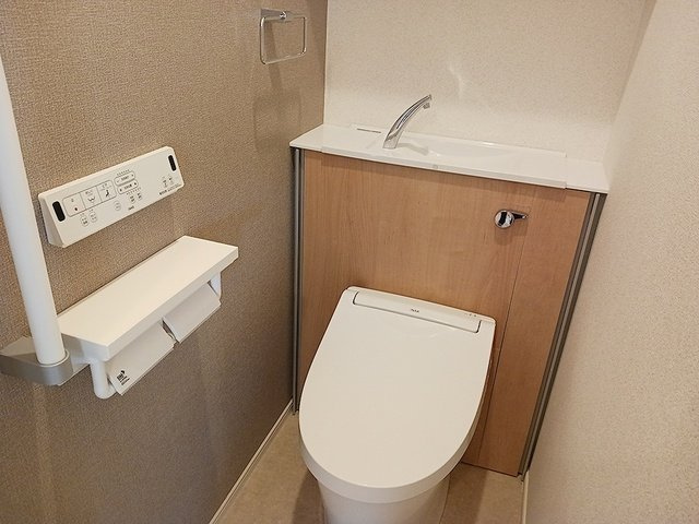 ベルグレイスのトイレ|落ち着いた色調のトイレです