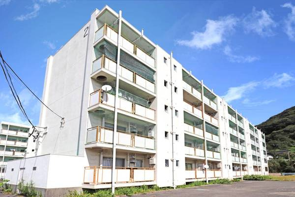 ビレッジハウス時津1号棟の外観|おしゃれな外観です