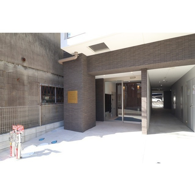 BROAD 新うめきたRESIDENCEのエントランス|ゆとりのあるエントランスです