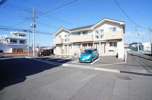 サンパストラルの駐車場