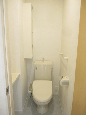 グランテージのトイレ|落ち着いた色調のトイレです