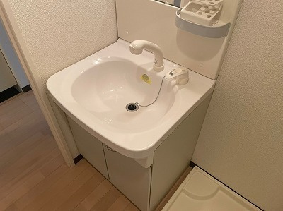 ミリアビタＮｏ．１０の洗面所|明るい洗面所です