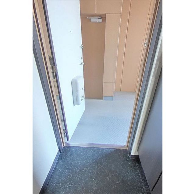 岐阜市加納上本町４丁目のアパートの玄関