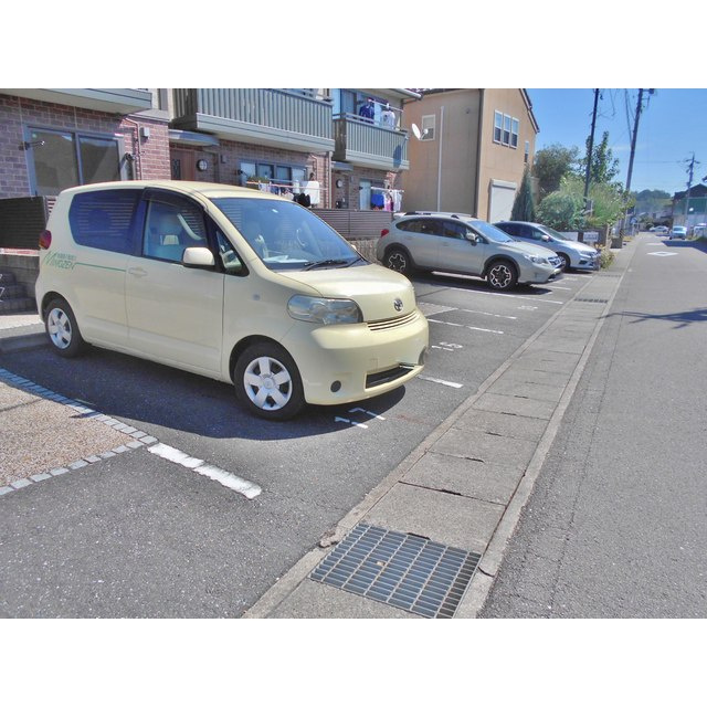 リビングタウン長良の駐車場