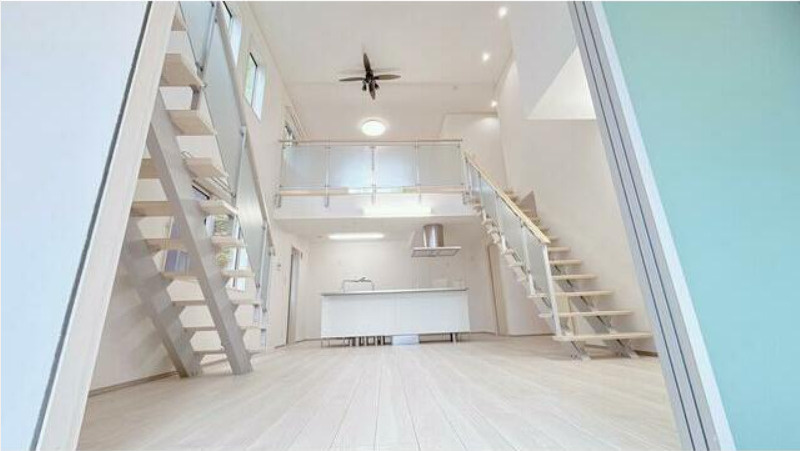 秋田市新屋比内町　中古の居間・リビング