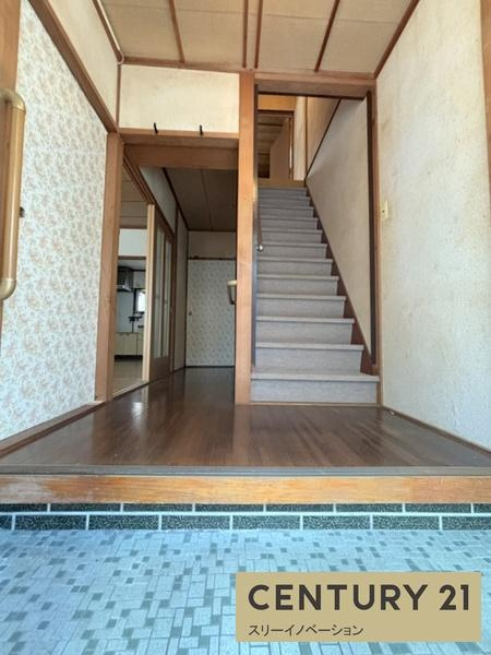 小林東3丁目貸家の玄関