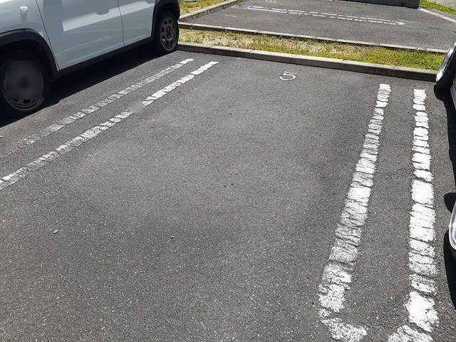 ジェルメ・メゾンの駐車場|駐車場に車を止められます