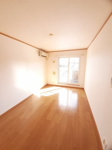 クレールふしのの居間・リビング|こちらのリビングで趣味の時間をお楽しみください