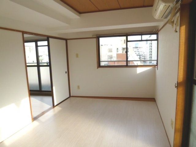 西浅草TKビルの内装