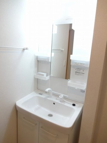 アウローラ古祖原Ⅱ　Ｂの洗面所|忙しい朝には欠かせない洗面所です