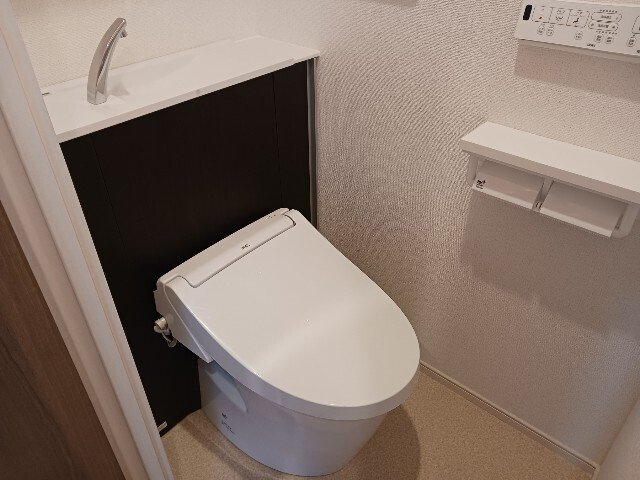 ラ・フュンフのトイレ|ゆったりとした空間のトイレです