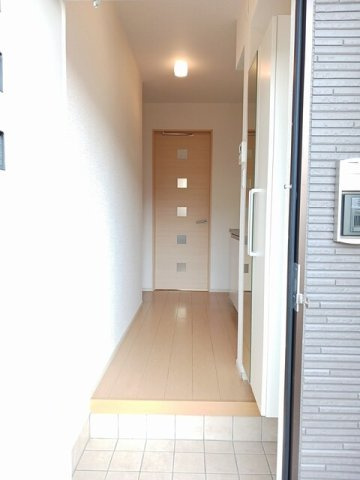 リバーサイド大江の玄関|収納もある玄関です