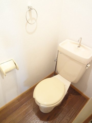 ニュープレイスのトイレ|コンパクトで使いやすいトイレです