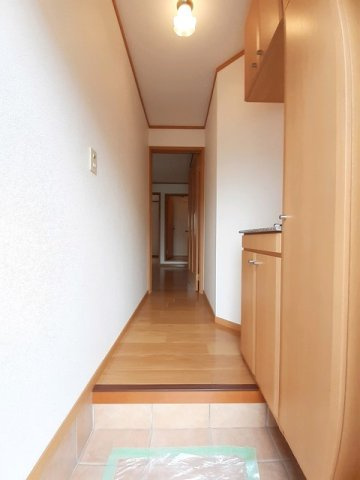 ポプラーレＹ　Ｂの玄関|シンプルで使いやすい玄関です