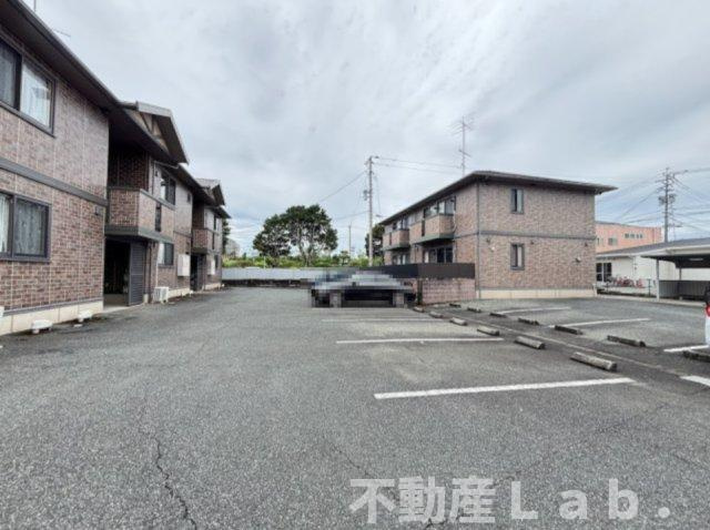 エクレール・ヴェルドミール　A棟の駐車場