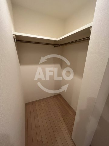 グランツ西大橋の収納|ルクレ立売堀　ウォークインクローゼット