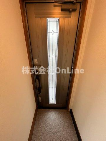 花園西町貸家の玄関