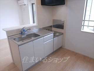 スターライズ可部南のキッチン|窓あり