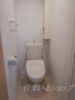 スターライズ可部南のトイレ|温水洗浄便座・収納あり