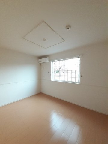 プラタナスの内装