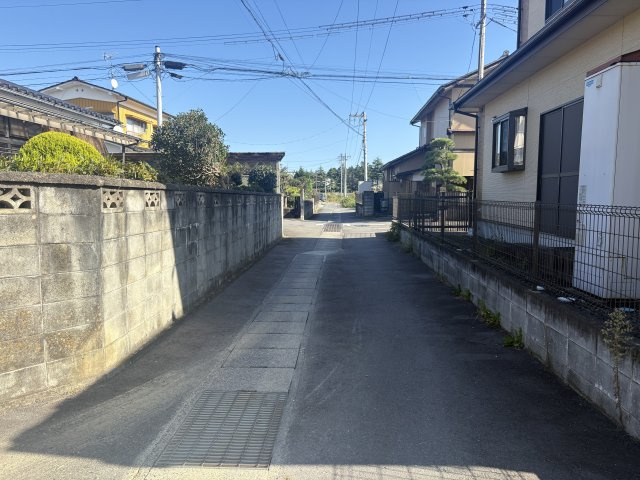 錦町作鞍 売土地の前面道路含む現地写真