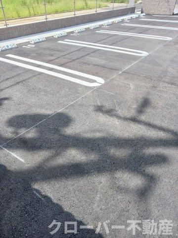 ウエスト　ディオス　Ⅳの駐車場