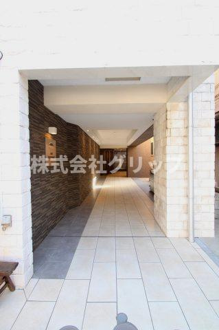A&Eレジデンス横濱石川町のエントランス