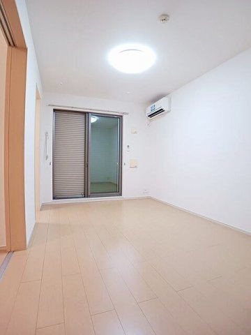 ネルソン壱番館の居間・リビング