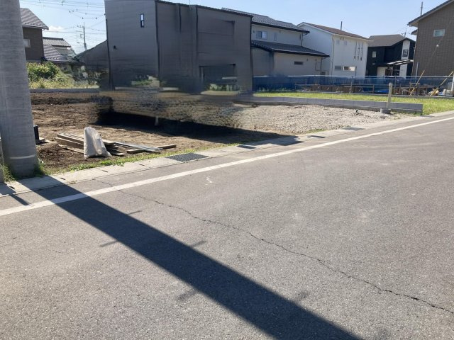 新築　前橋市後家町2期　Blooming　Garden　1号棟の駐車場|現地写真　駐車スペースは並列3台分可能です！
