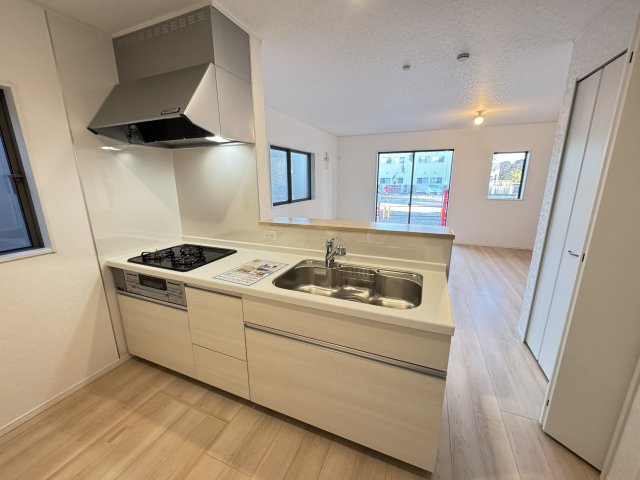 【内観：施工例】 | ふじみ野市谷田２丁目　新築一戸建住宅　全２棟　（ふじみ野店） | 同仕様の施工例です。実際の完成物件の内観・仕様が一部異なる場合があります。