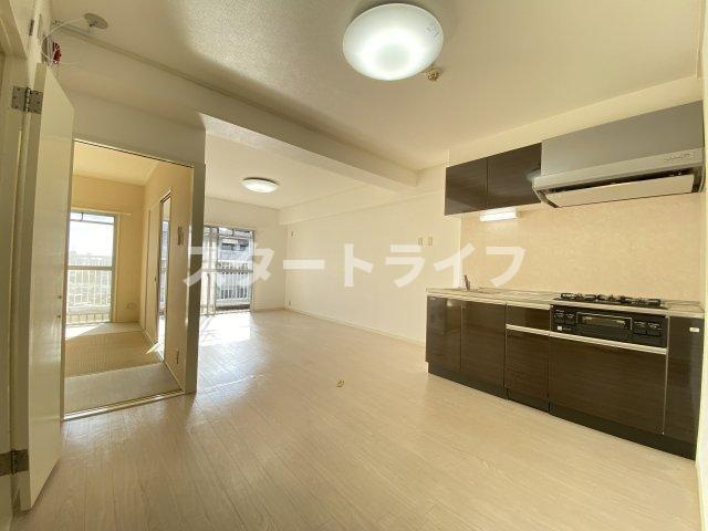 大阪市東淀川区下新庄４丁目の賃貸マンションの居間・リビング