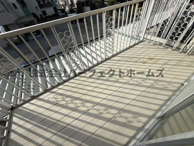 船橋本町2丁目戸建　賃貸のバルコニー|暖かな日差しのふりそそぐバルコニー