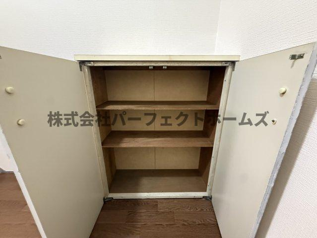 船橋本町2丁目戸建　賃貸の収納|こまごまとしたものを収納できそうですね