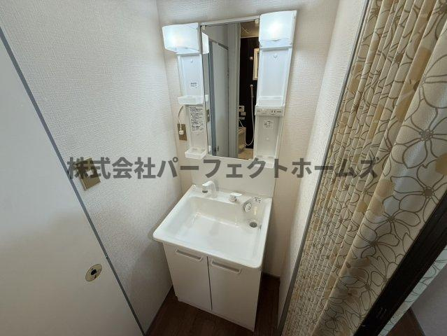 船橋本町2丁目戸建　賃貸の独立洗面台|使いやすい独立洗面台です