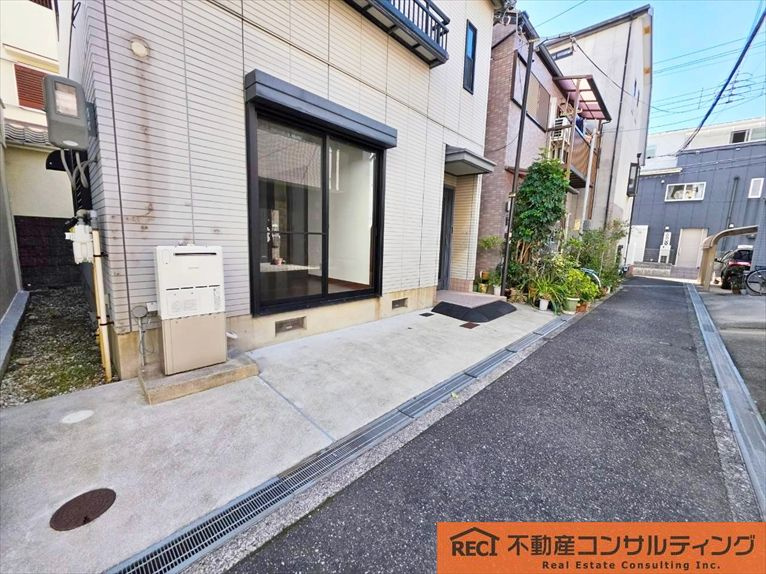 神戸市東灘区魚崎北町6丁目　中古戸建のエントランス