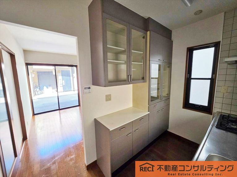 神戸市東灘区魚崎北町6丁目　中古戸建のキッチン|WICや廊下収納付き！収納豊富でお部屋を広く使えます♪
