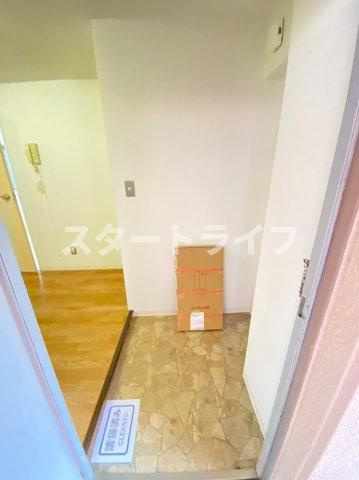 大阪市淀川区西中島６丁目の賃貸マンションの玄関
