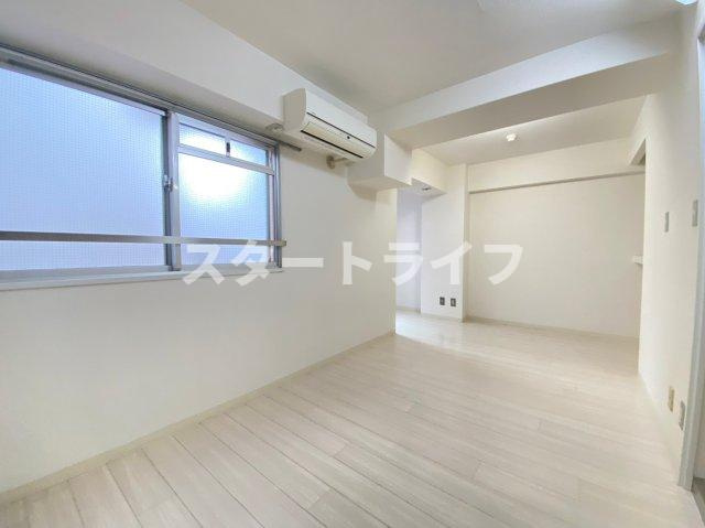 大阪市淀川区西中島６丁目の賃貸マンションの居間・リビング