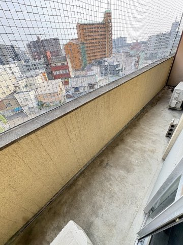 久留米中央ビルのバルコニー|お洗濯にも便利なバルコニー付き